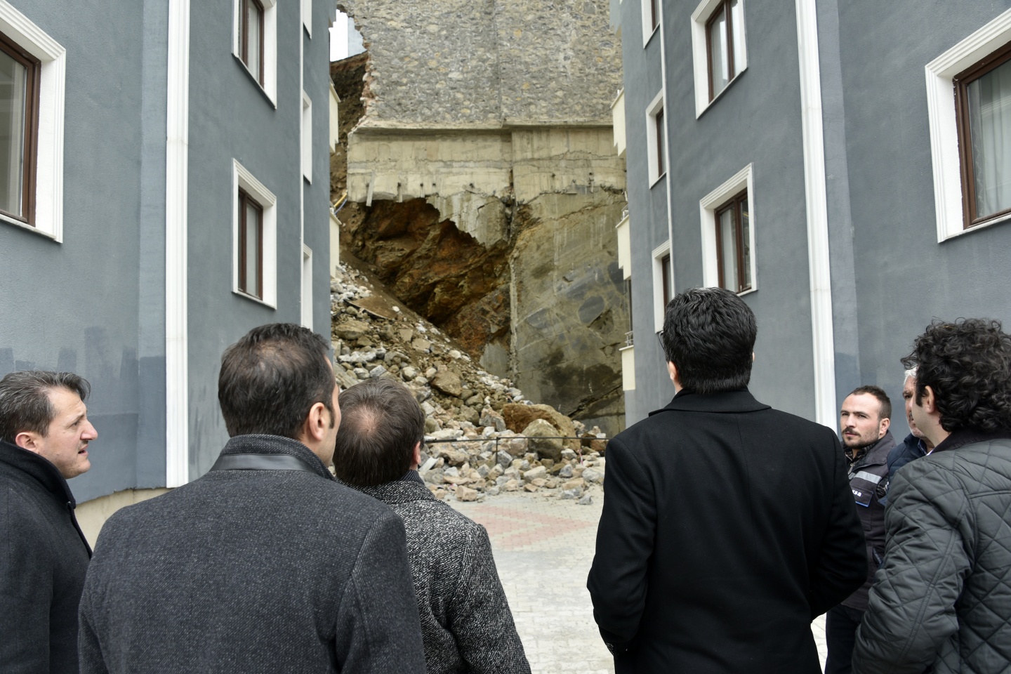 Felaketin boyutları gün ışıyınca ortaya çıktı 23