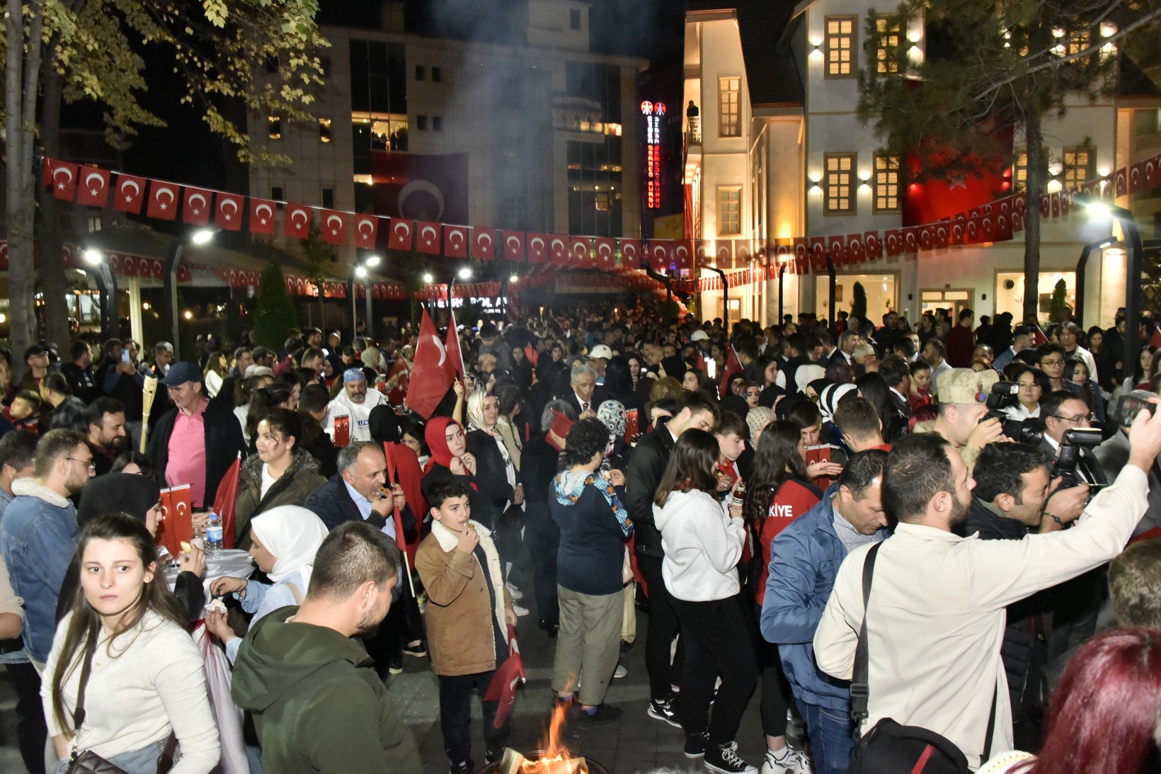 Gümüşhane’de fener alayı yürüyüşü gerçekleştirildi   82