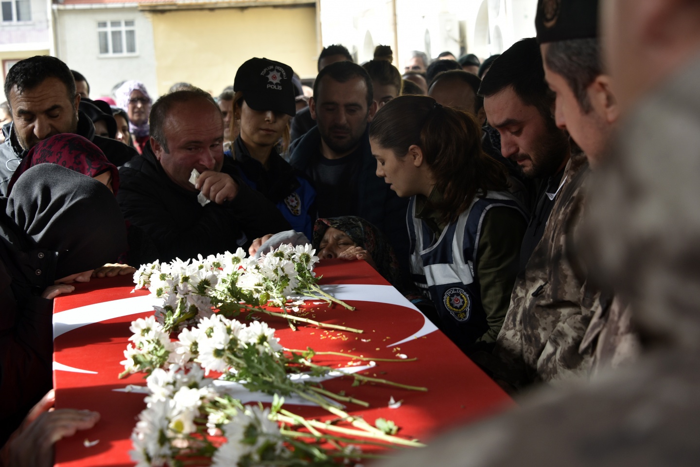 Gümüşhane şehidini gözyaşlarıyla uğurladı 43