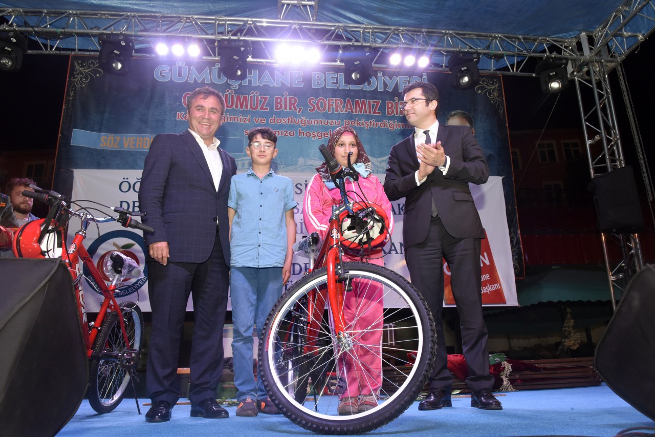 Gümüşhane’de öğrencilere 500 bisiklet dağıtıldı 7