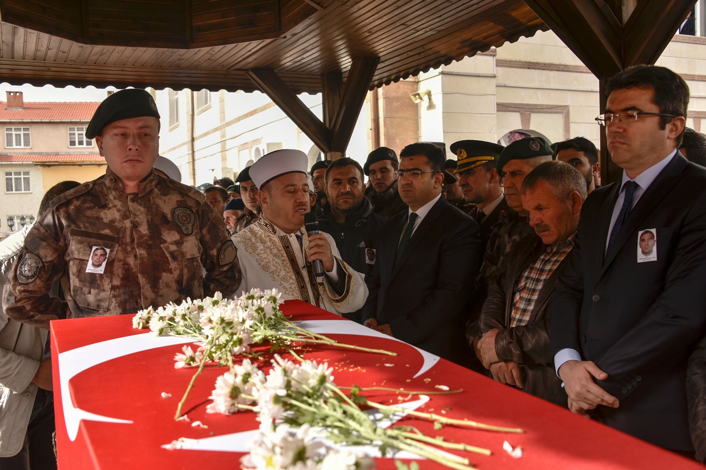 Gümüşhane şehidini gözyaşlarıyla uğurladı 32