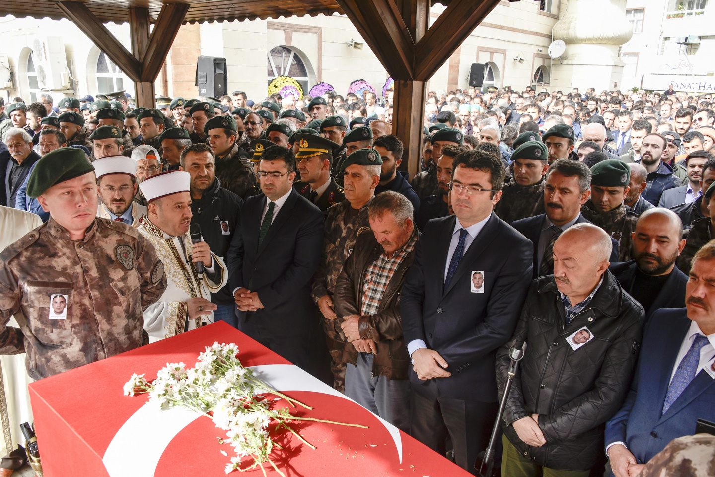 Gümüşhane şehidini gözyaşlarıyla uğurladı 31