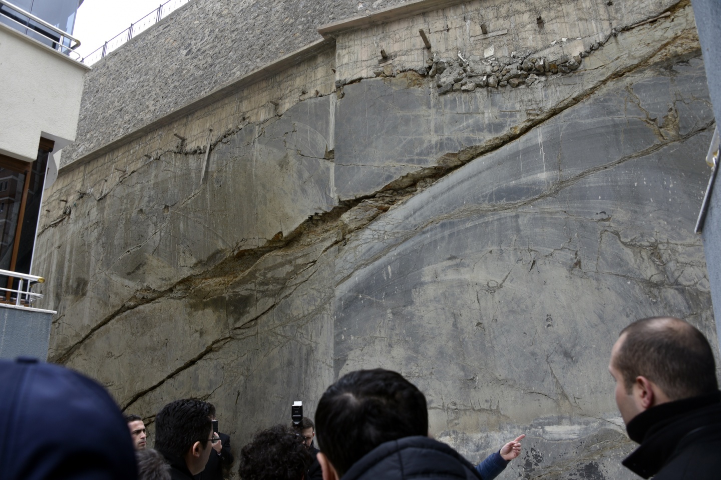 Felaketin boyutları gün ışıyınca ortaya çıktı 35