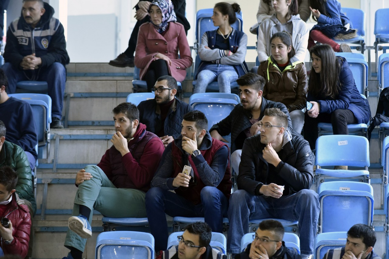 Gümüş Kızlar liderden 1 puan aldı: 2-3 13