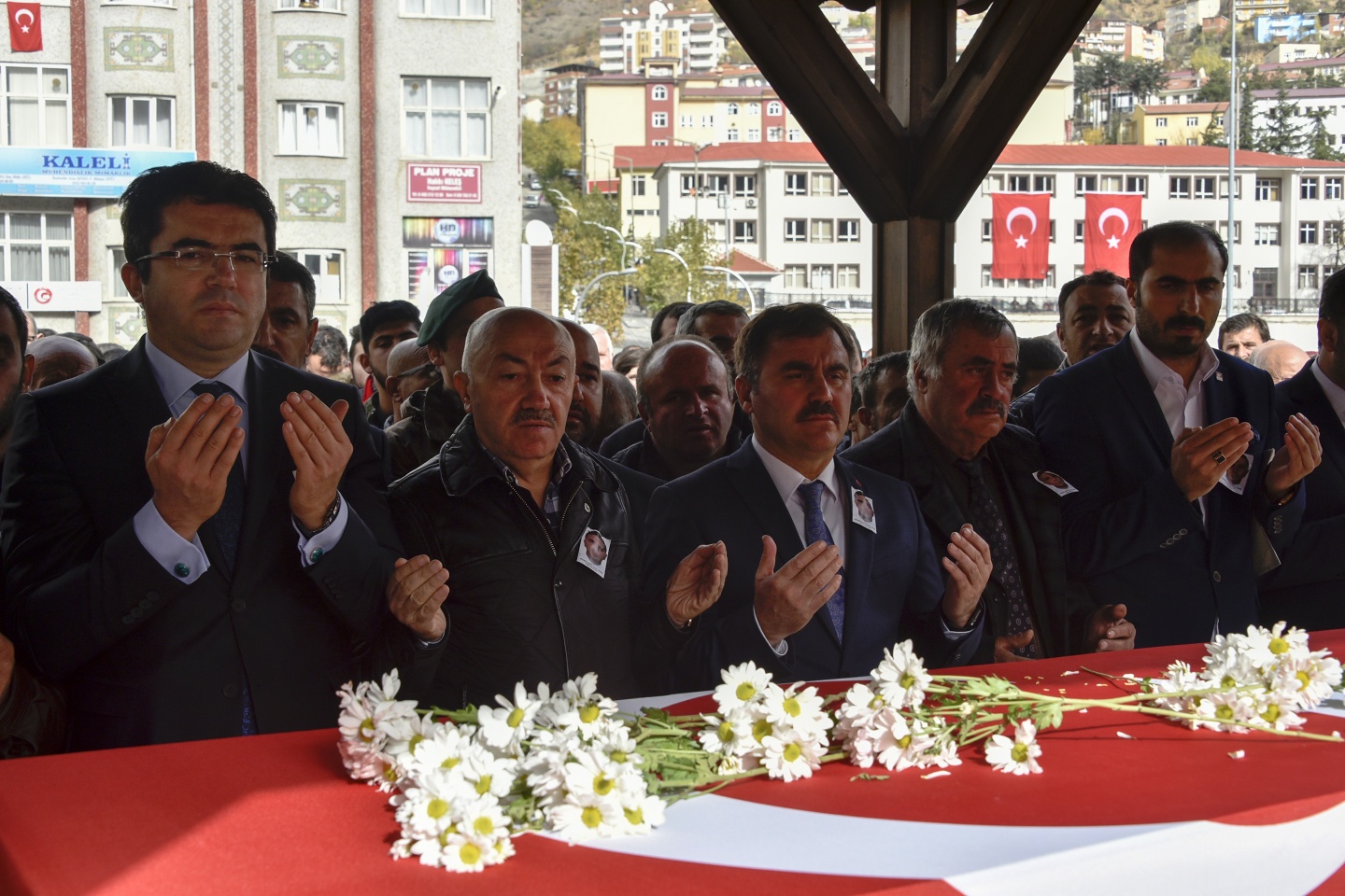 Gümüşhane şehidini gözyaşlarıyla uğurladı 37