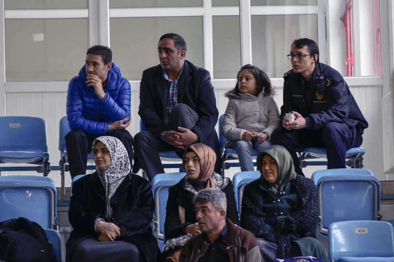 Gümüş Kızlar liderden 1 puan aldı: 2-3 14