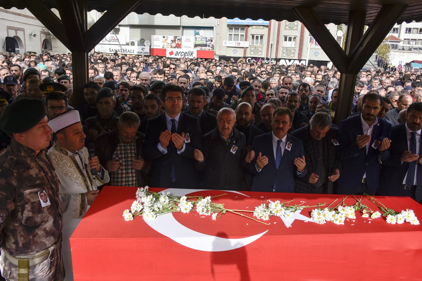 Gümüşhane şehidini gözyaşlarıyla uğurladı 41