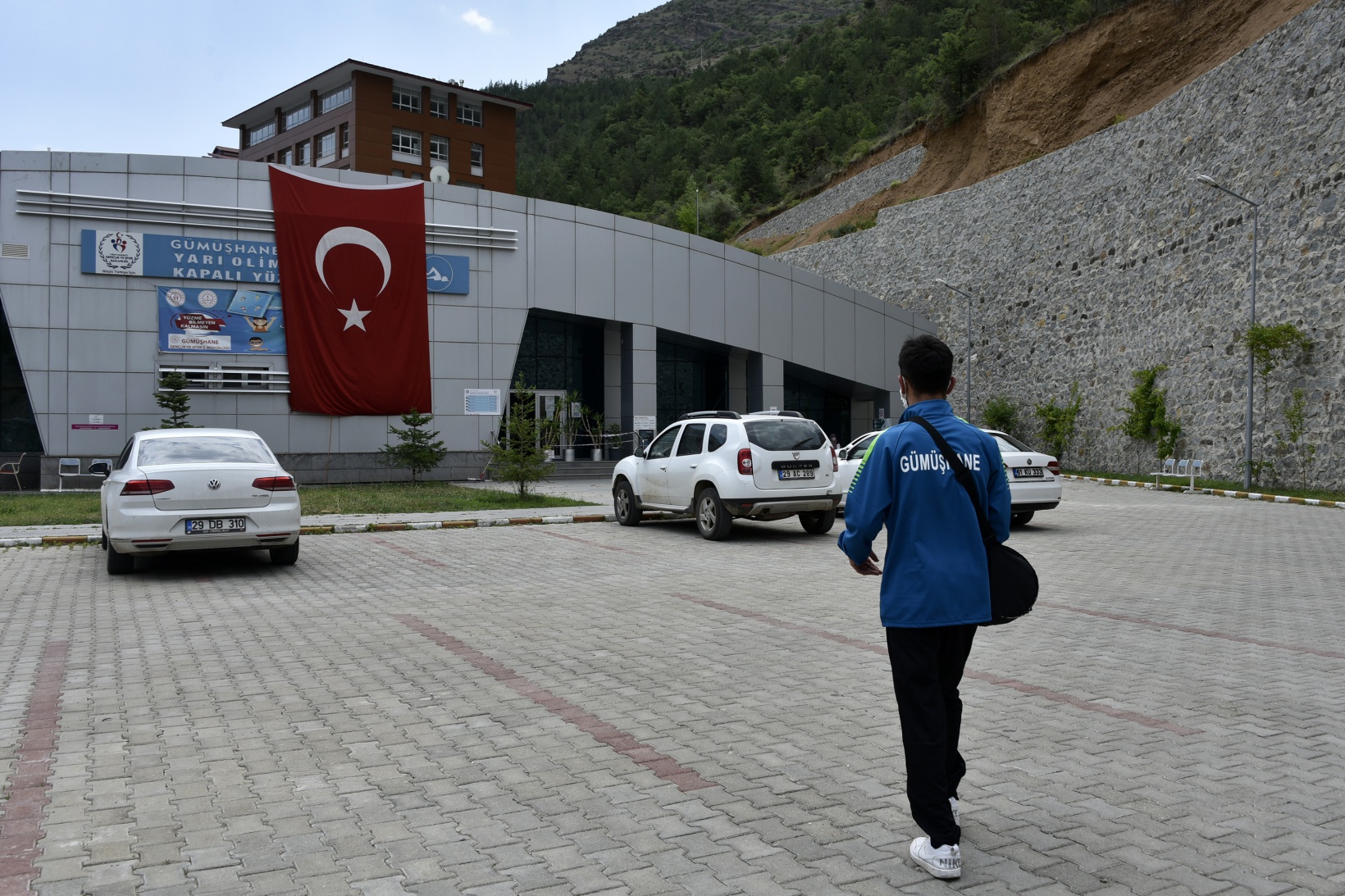 Babasının hayatını sonlandıran ‘su’ ona hayat verdi 10