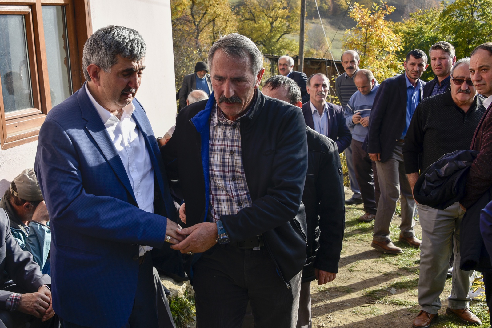 Oğlunun nikahına giderken kaza sonucu vefat eden anne son yolculuğuna uğurlandı 3