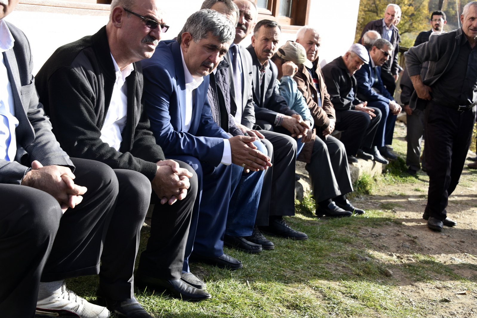 Oğlunun nikahına giderken kaza sonucu vefat eden anne son yolculuğuna uğurlandı 8