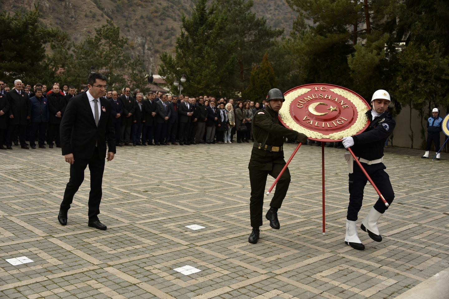 Ulu Önder vefatının 79.yıldömünde Gümüşhane’de anıldı 14