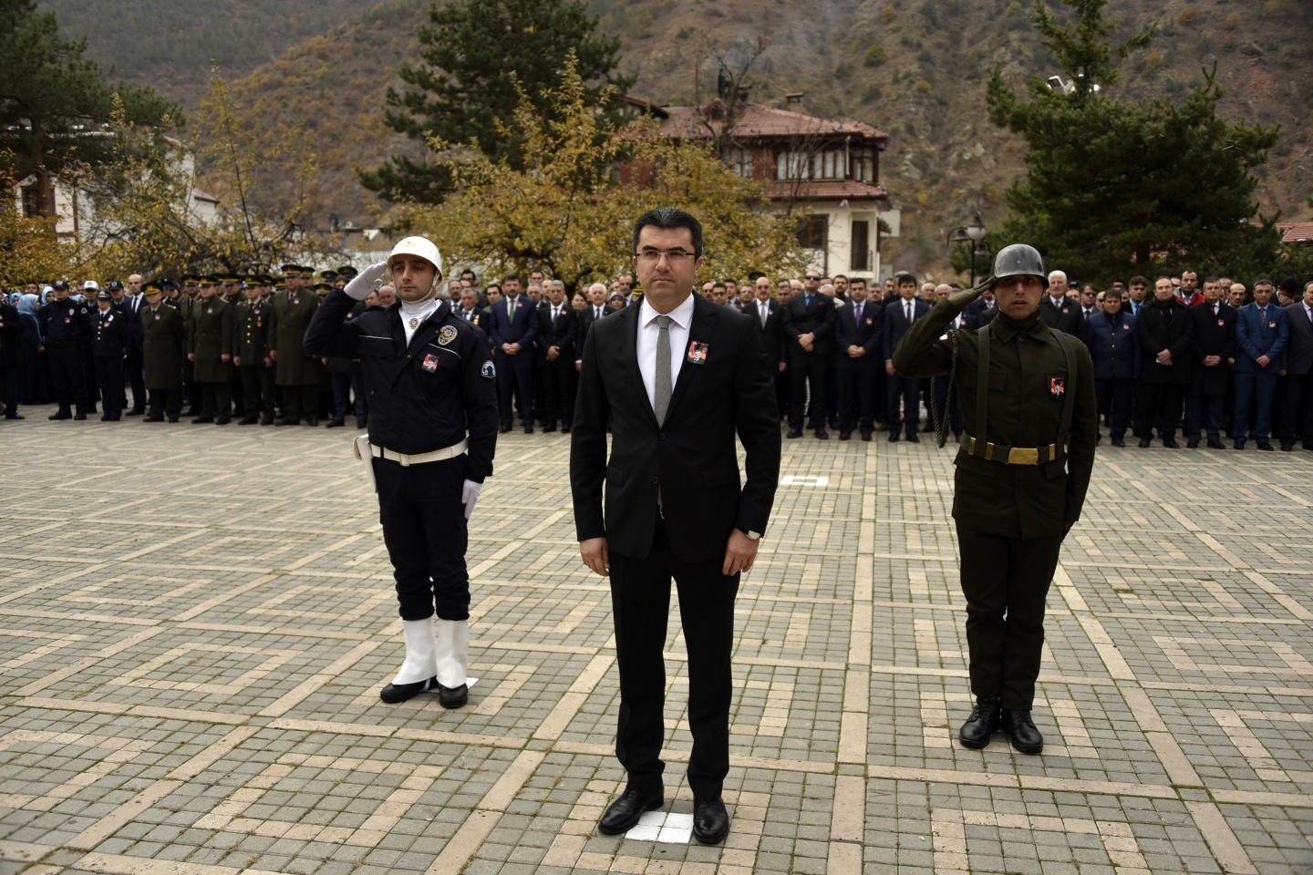 Ulu Önder vefatının 79.yıldömünde Gümüşhane’de anıldı 17