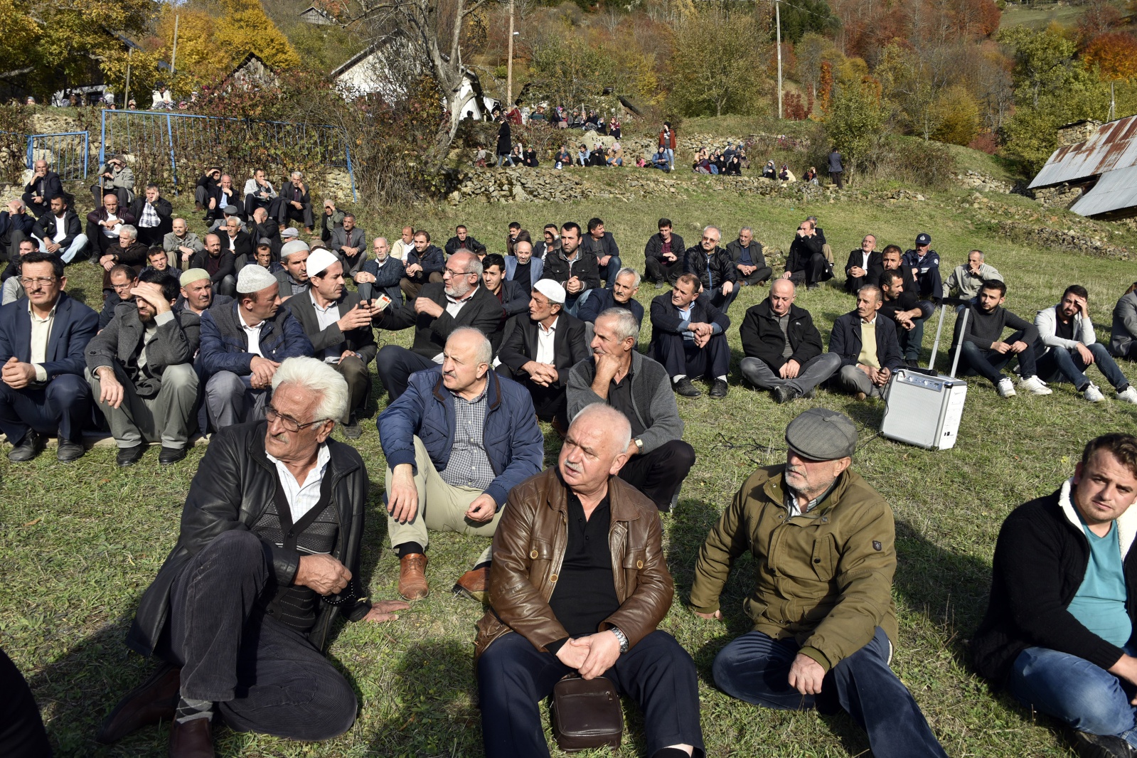 Oğlunun nikahına giderken kaza sonucu vefat eden anne son yolculuğuna uğurlandı 23