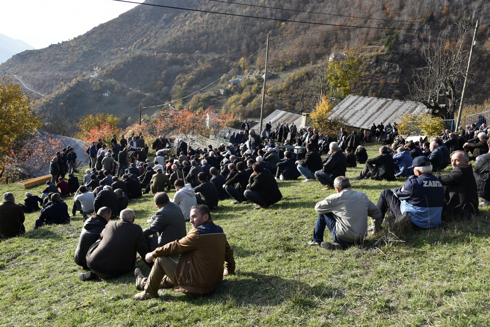 Oğlunun nikahına giderken kaza sonucu vefat eden anne son yolculuğuna uğurlandı 13