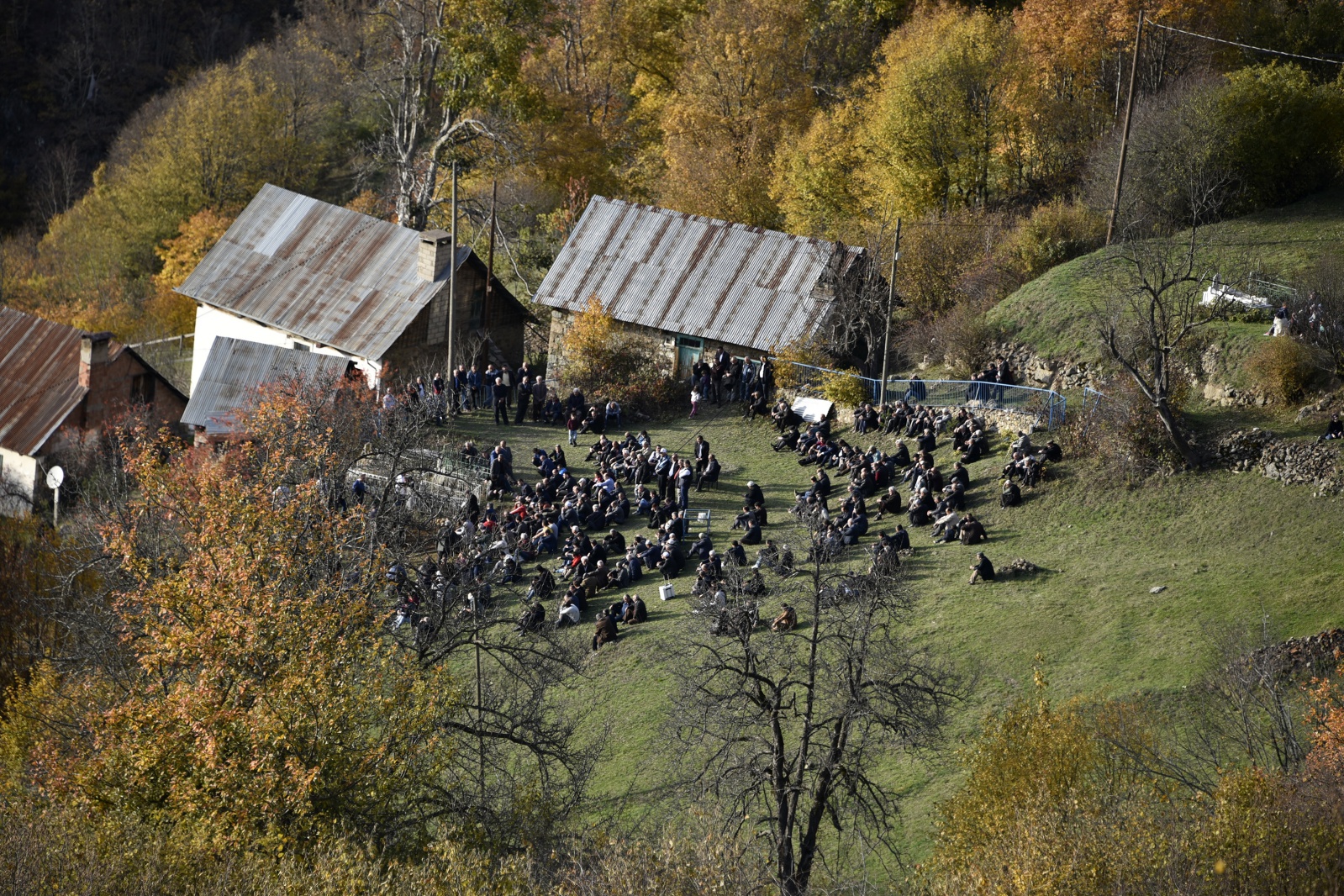 Oğlunun nikahına giderken kaza sonucu vefat eden anne son yolculuğuna uğurlandı 7