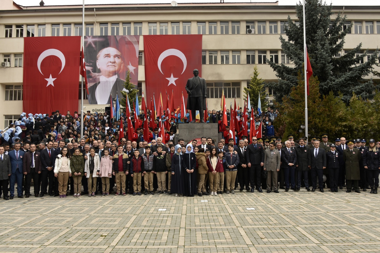 Ulu Önder vefatının 79.yıldömünde Gümüşhane’de anıldı 35