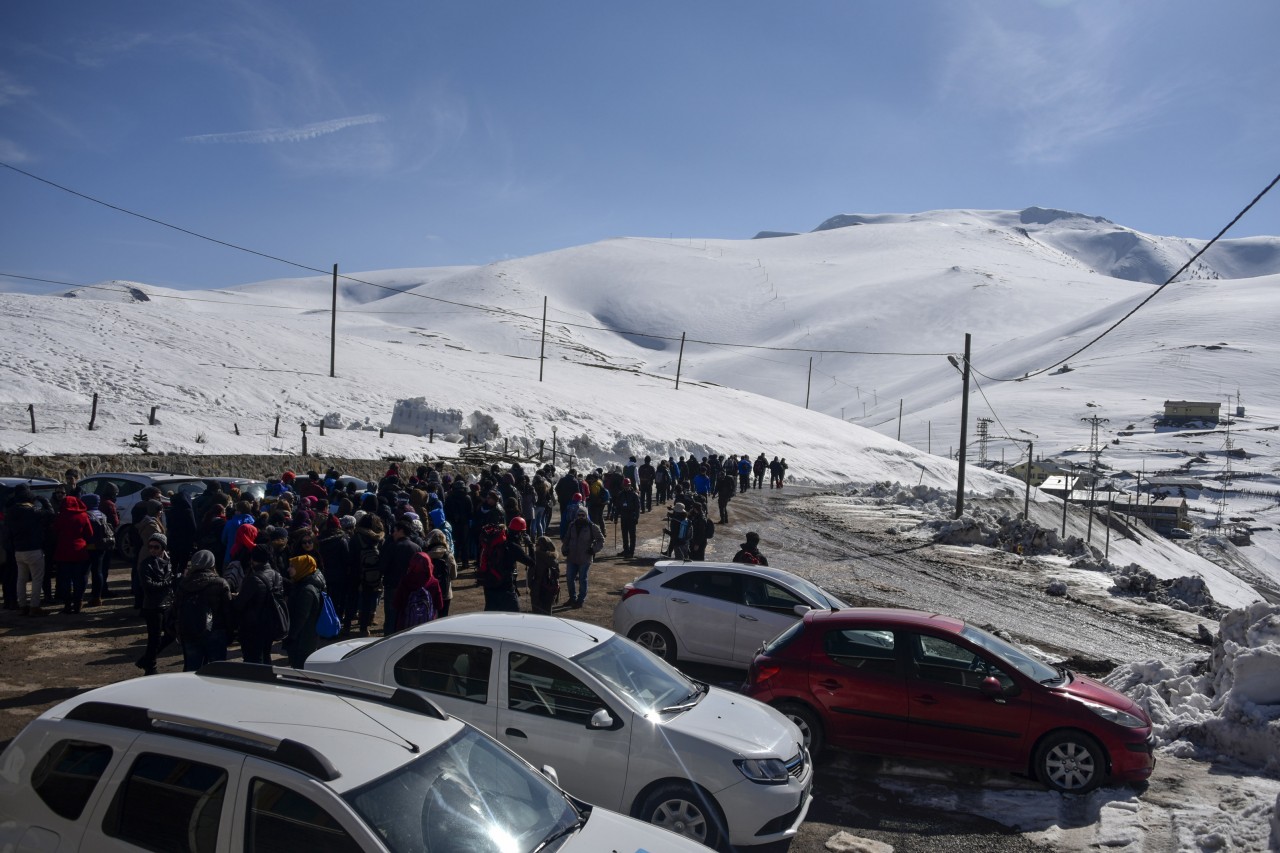 Yüzlerce üniversite öğrencisi Zigana dağında stres attı 1