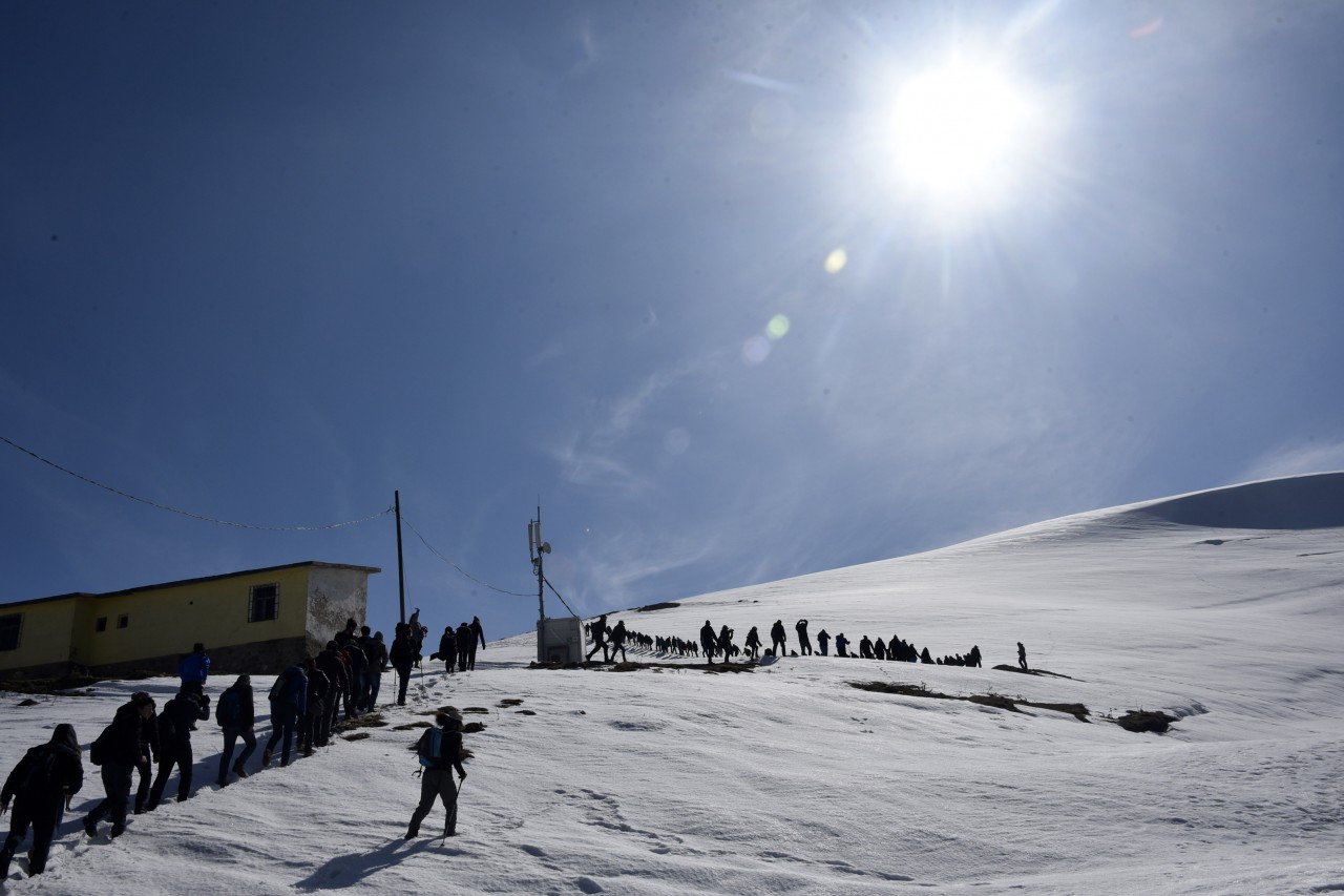 Yüzlerce üniversite öğrencisi Zigana dağında stres attı 4