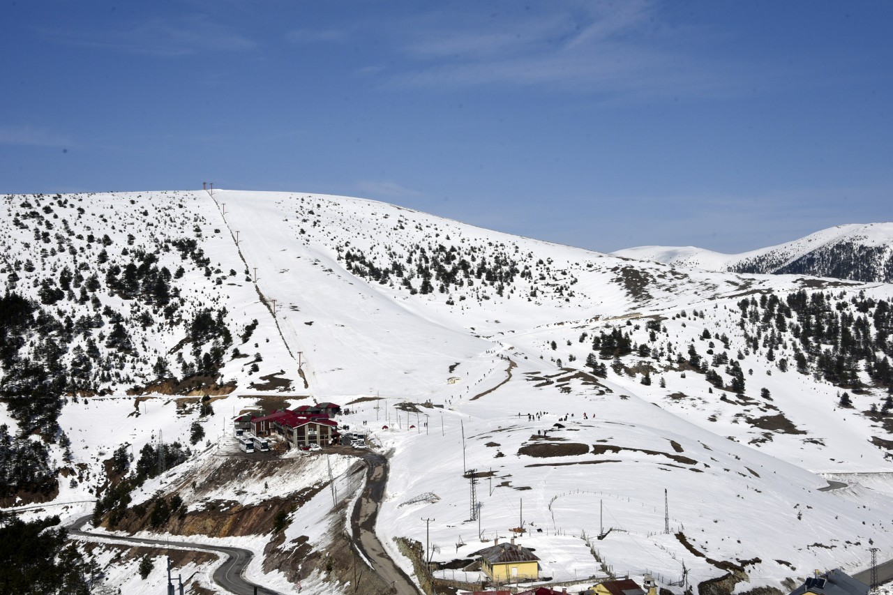 Yüzlerce üniversite öğrencisi Zigana dağında stres attı 8