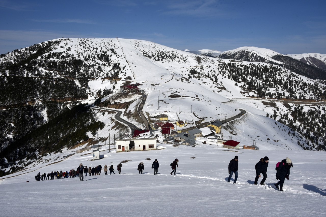Yüzlerce üniversite öğrencisi Zigana dağında stres attı 9