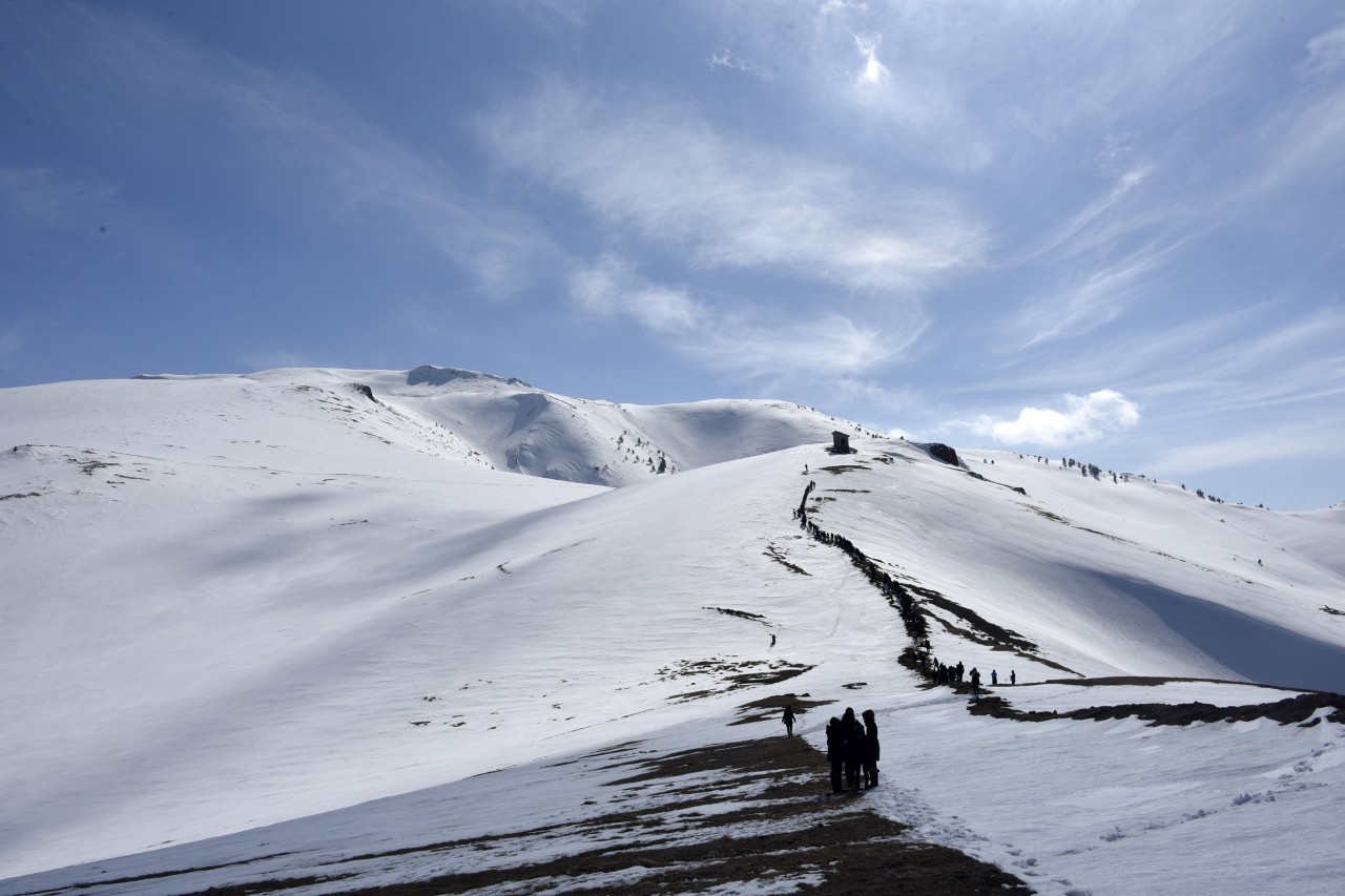 Yüzlerce üniversite öğrencisi Zigana dağında stres attı 14