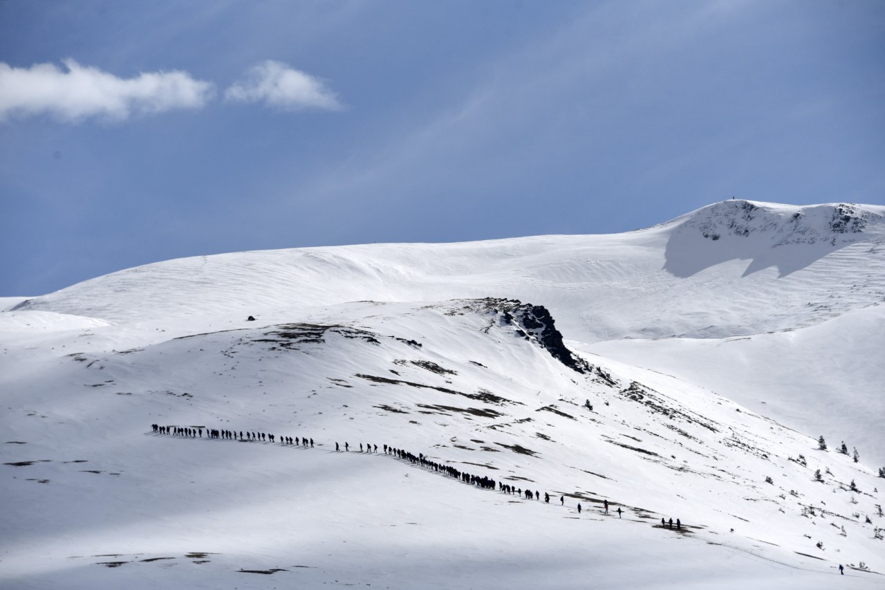 Yüzlerce üniversite öğrencisi Zigana dağında stres attı 25
