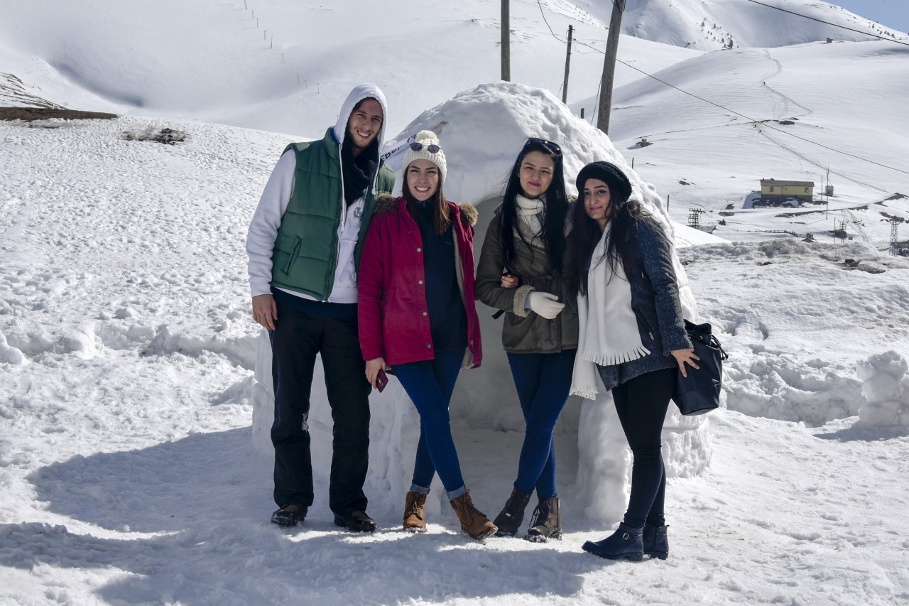 Yüzlerce üniversite öğrencisi Zigana dağında stres attı 30