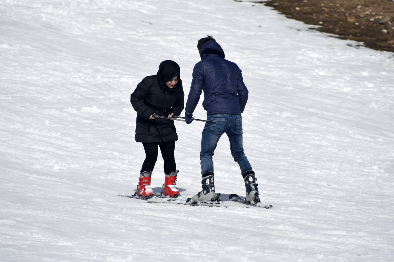 Yüzlerce üniversite öğrencisi Zigana dağında stres attı 32