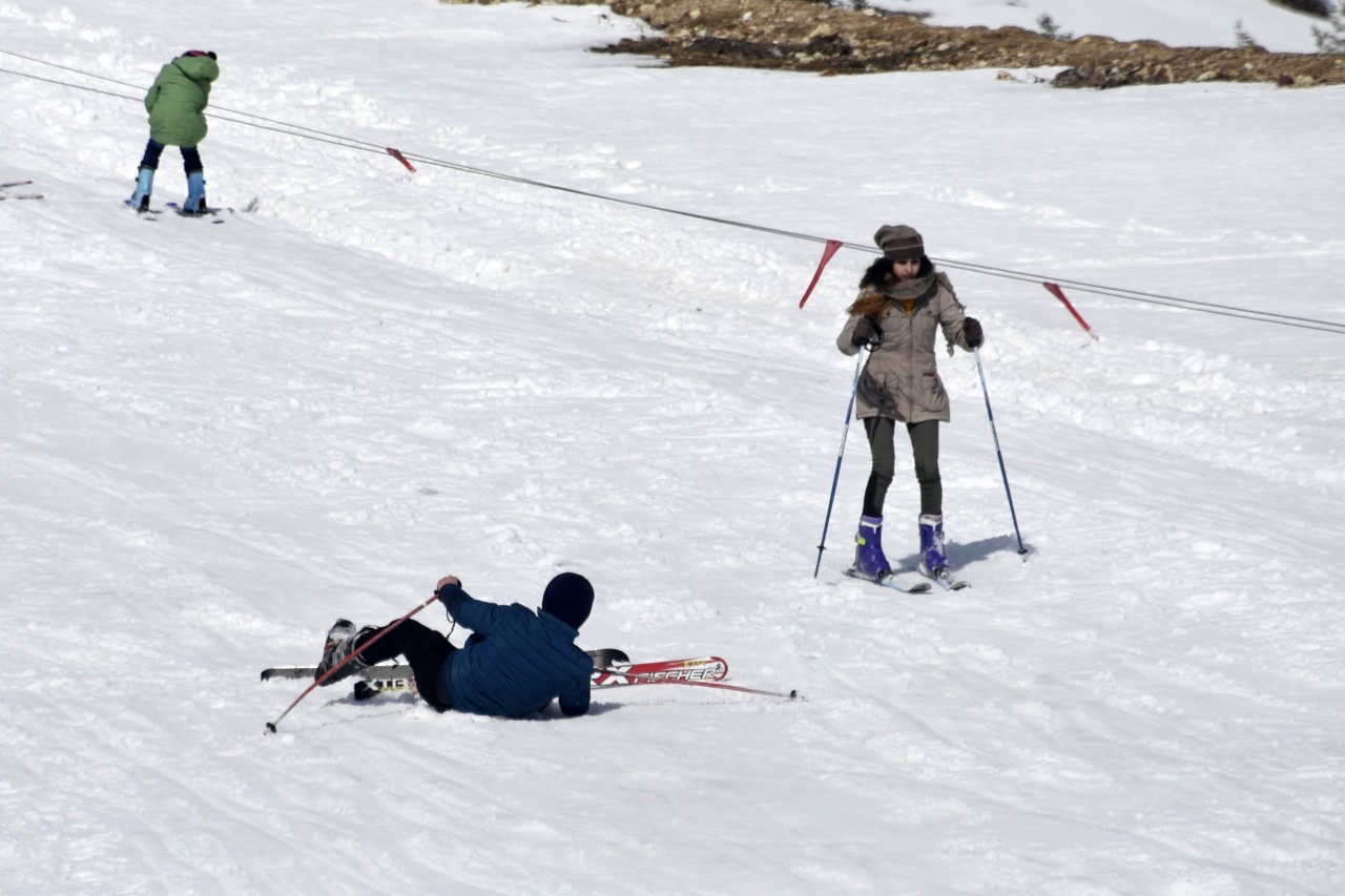 Yüzlerce üniversite öğrencisi Zigana dağında stres attı 33