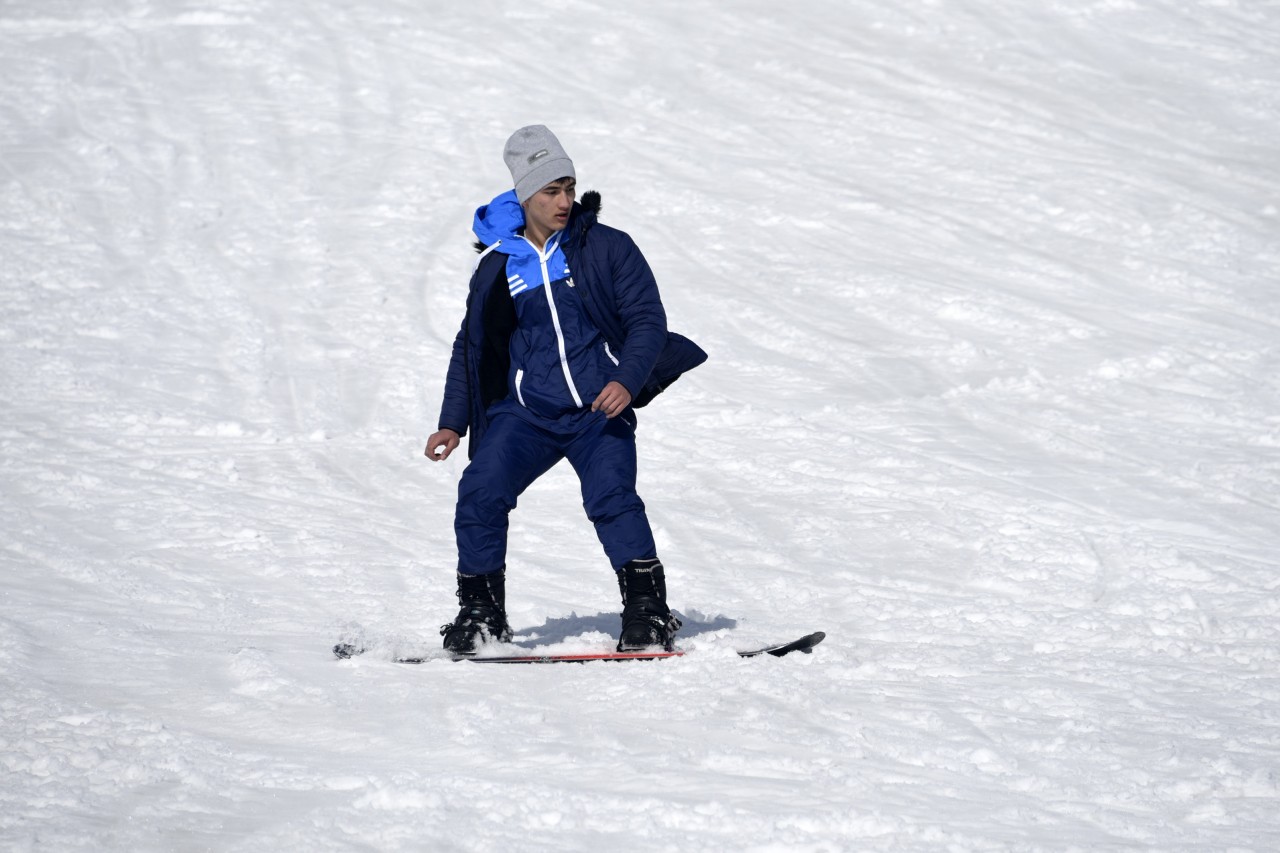 Yüzlerce üniversite öğrencisi Zigana dağında stres attı 34