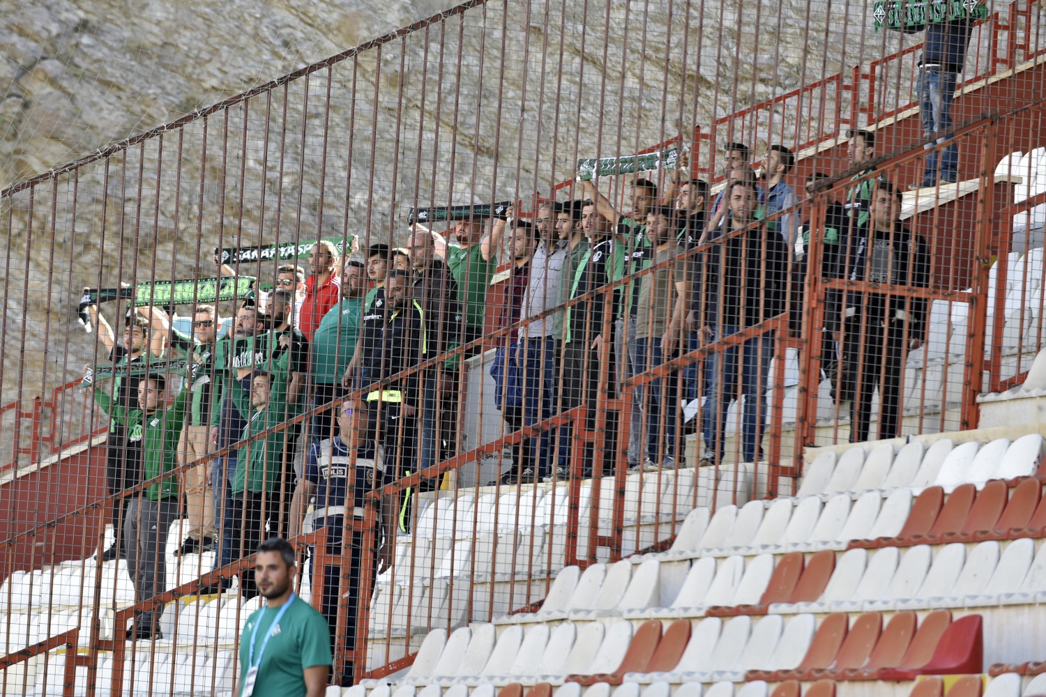 Gümüş sahasında da kayıp: 0-2 11