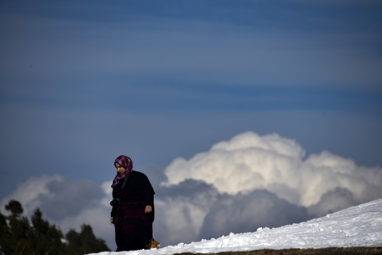 Yüzlerce üniversite öğrencisi Zigana dağında stres attı 40