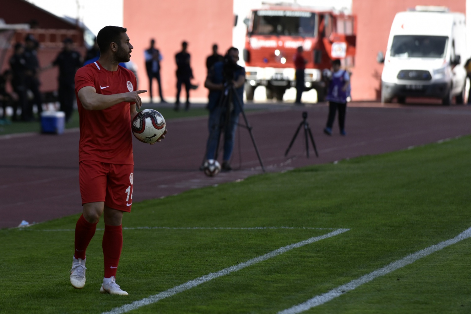 Gümüş sahasında da kayıp: 0-2 25