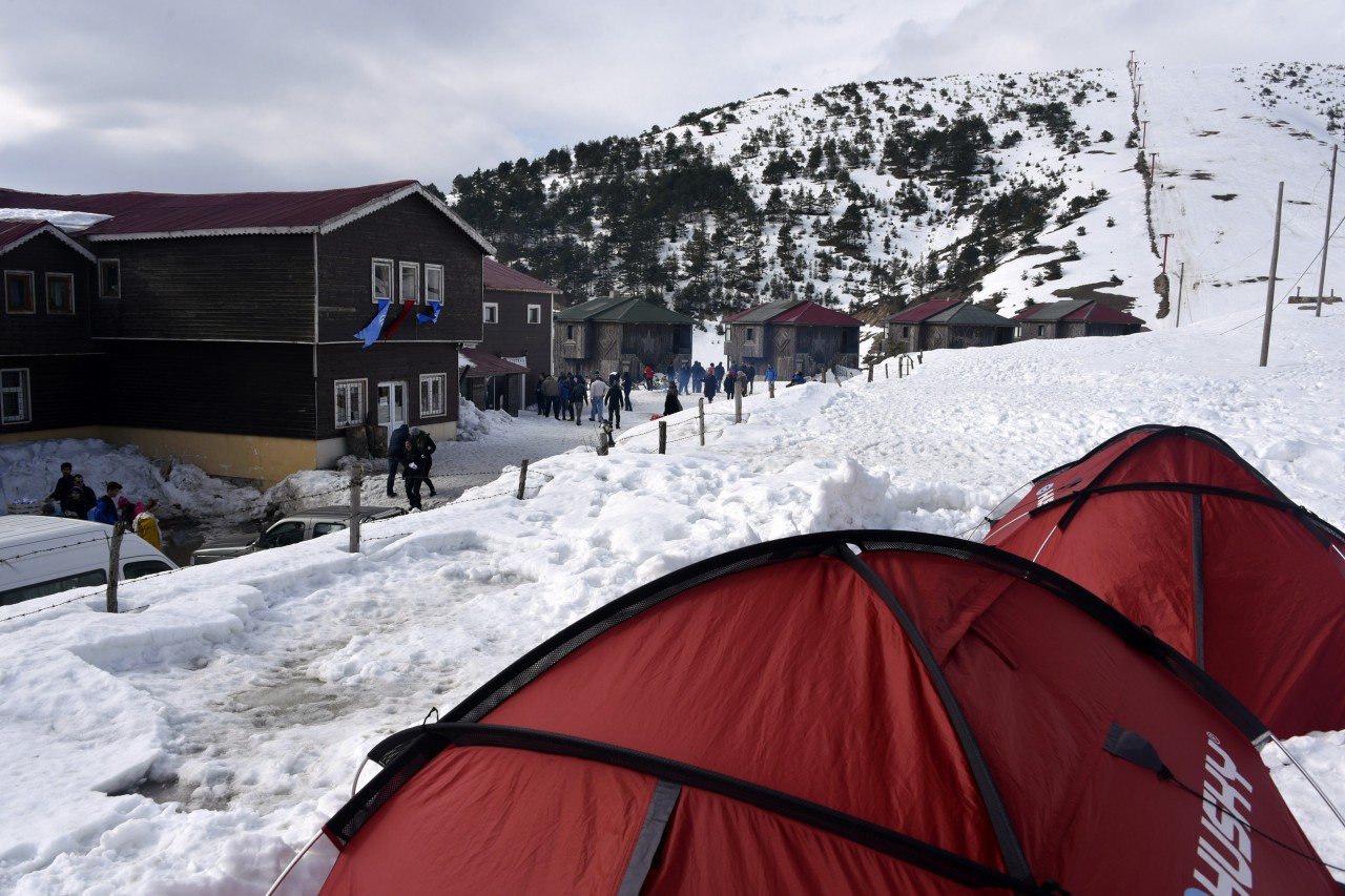 Yüzlerce üniversite öğrencisi Zigana dağında stres attı 42
