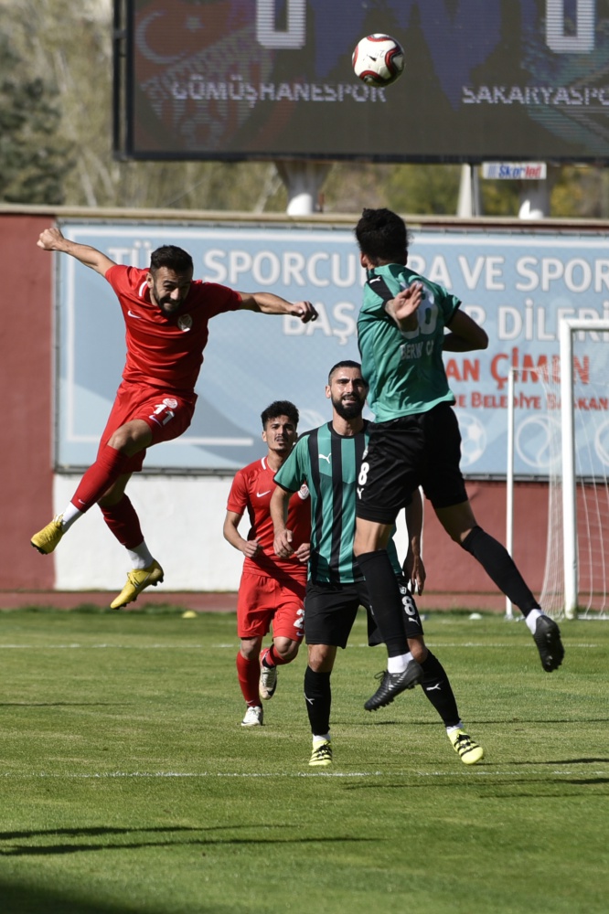 Gümüş sahasında da kayıp: 0-2 36