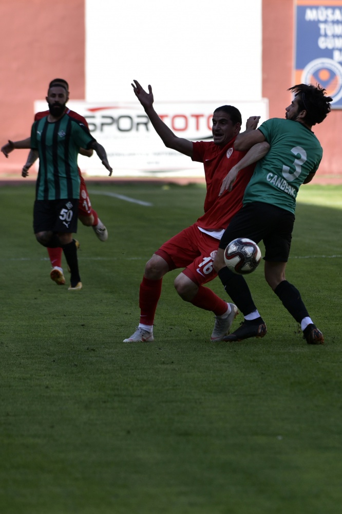 Gümüş sahasında da kayıp: 0-2 34