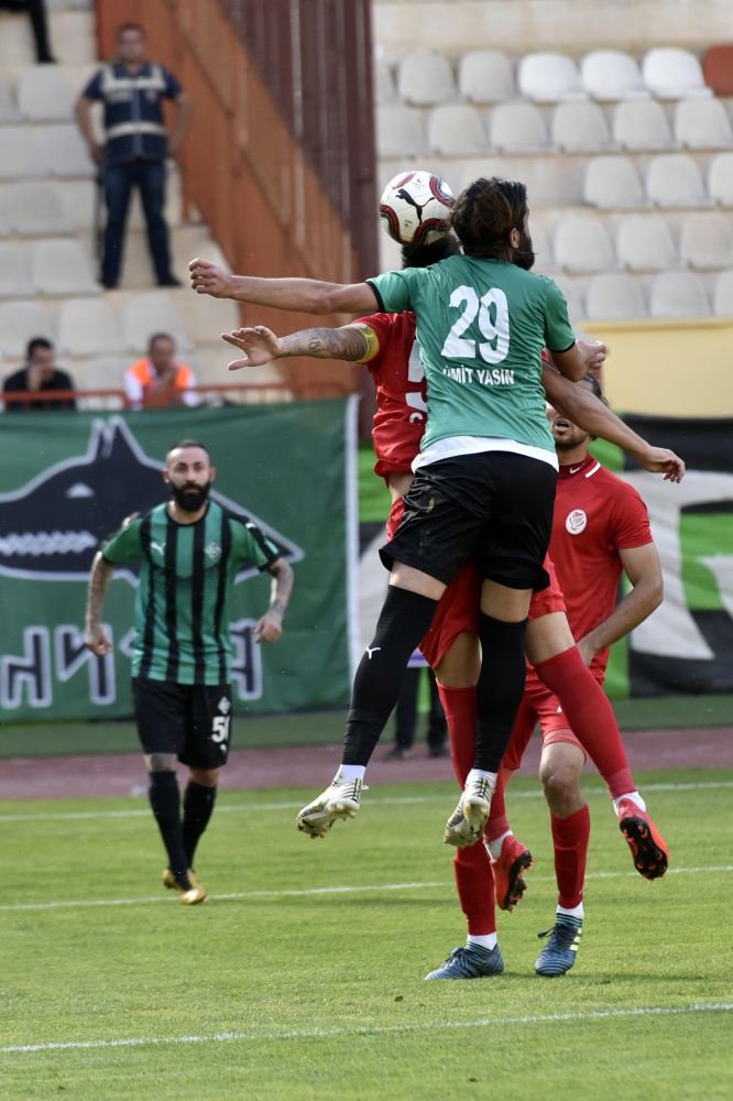 Gümüş sahasında da kayıp: 0-2 54