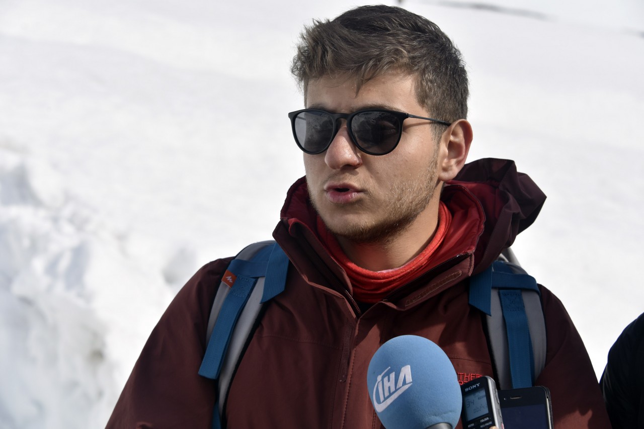 Yüzlerce üniversite öğrencisi Zigana dağında stres attı 57