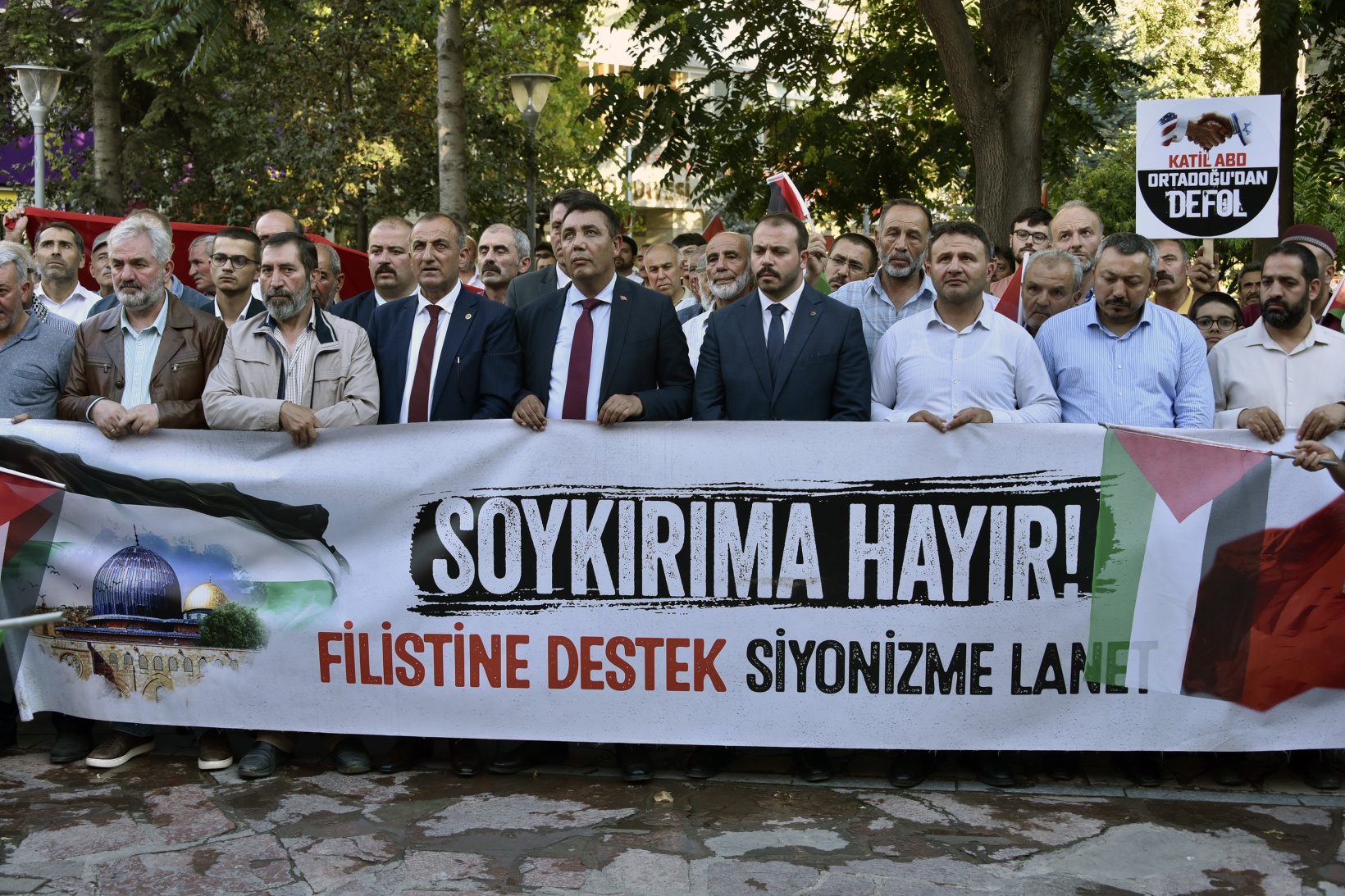 Gümüşhane’de yüzlerce kişi Haniye ve Filistin için yürüdü 30