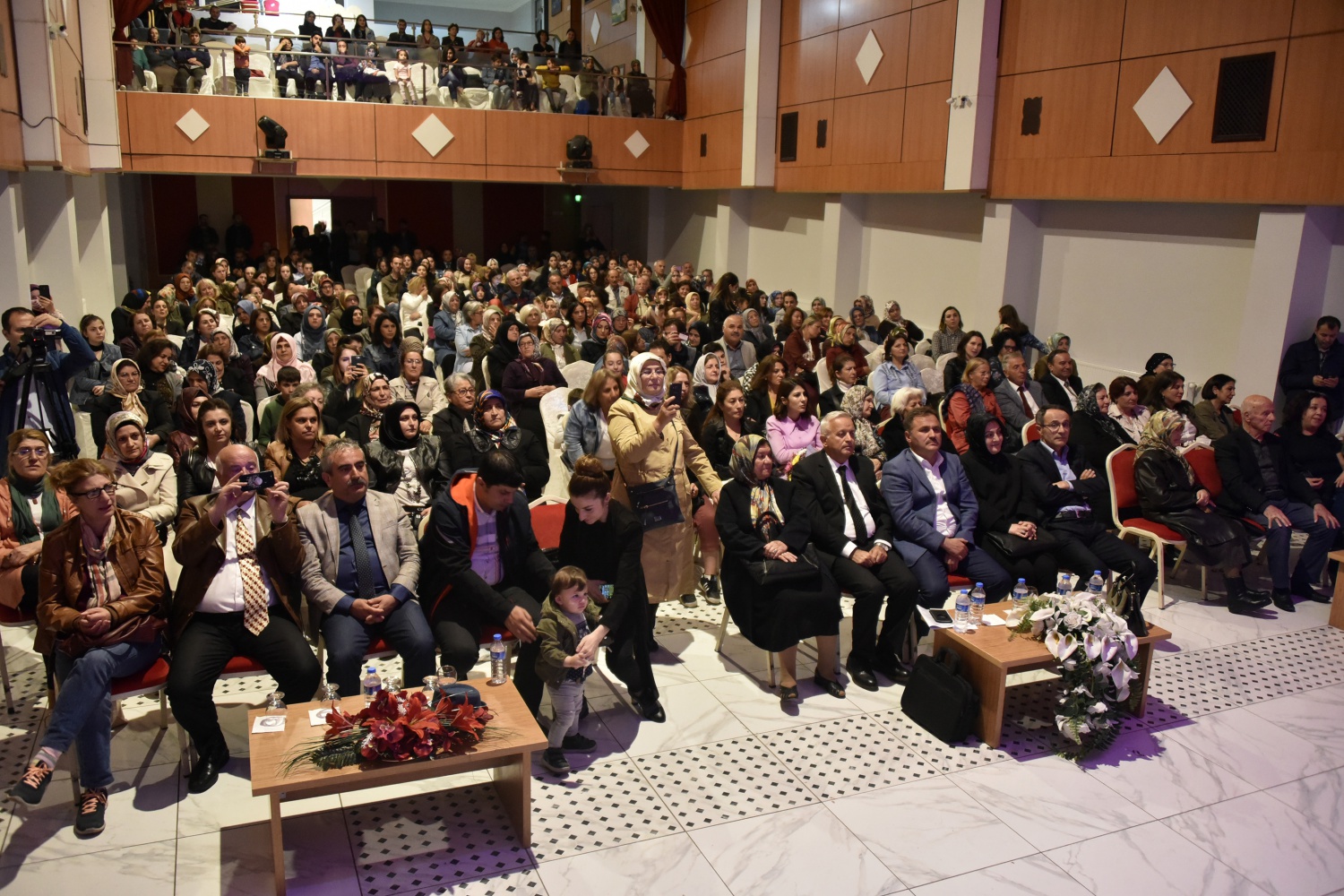 Bu konser başka konser 5