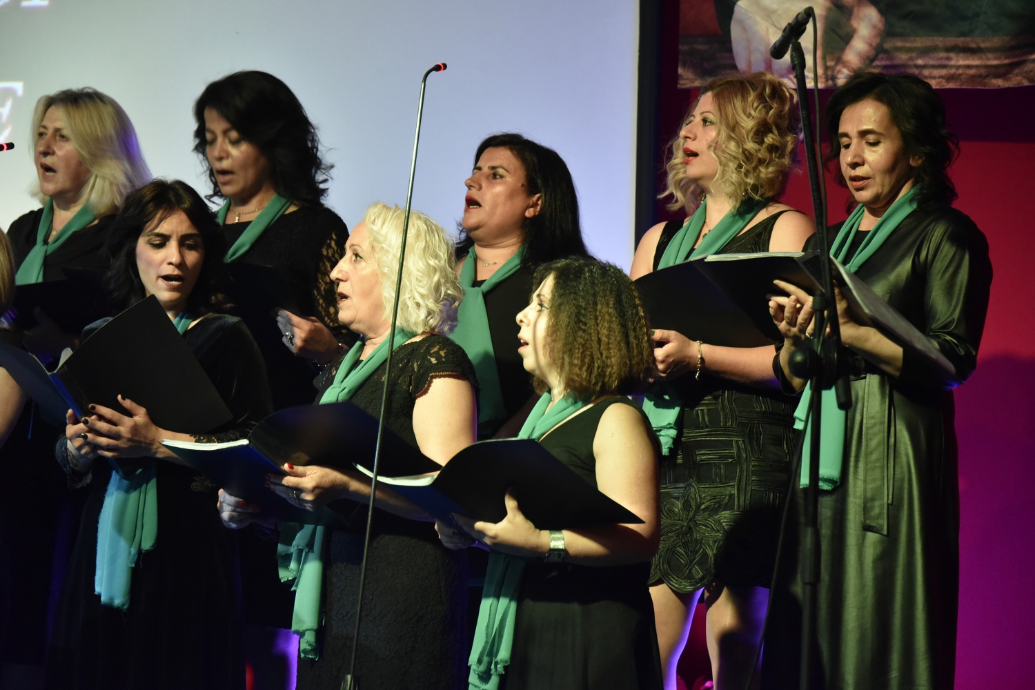 Bu konser başka konser 3