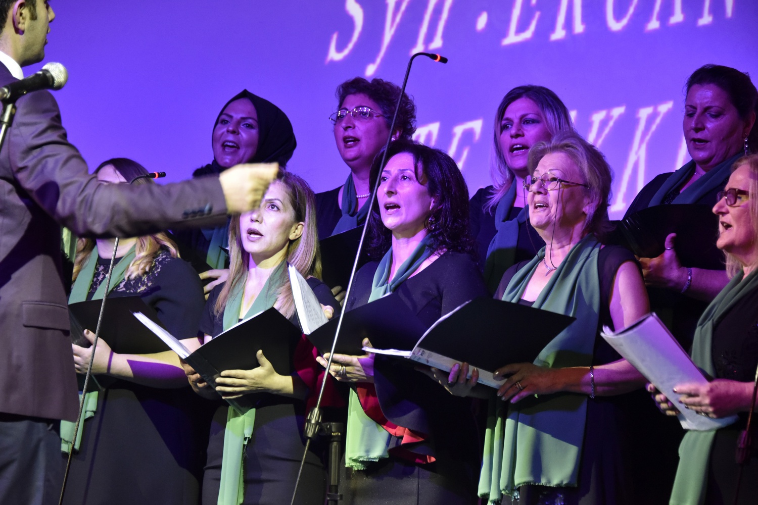 Bu konser başka konser 4