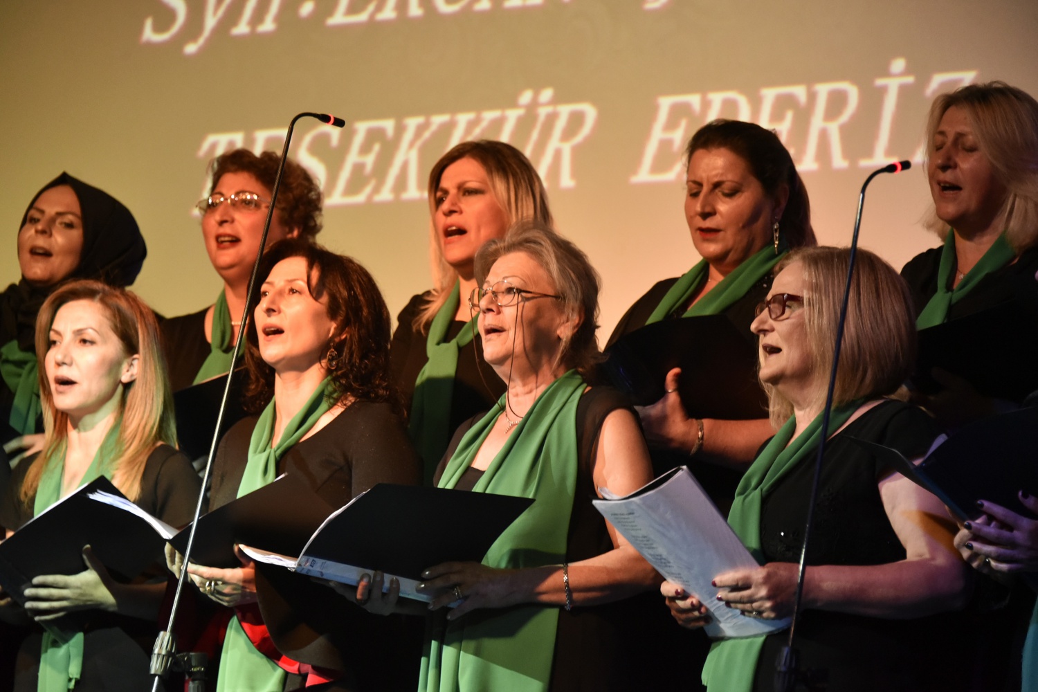 Bu konser başka konser 8