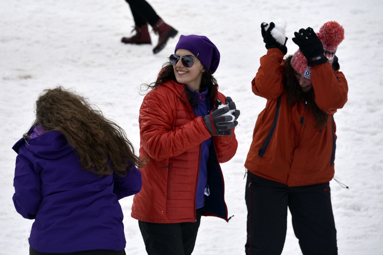 Yüzlerce üniversite öğrencisi Zigana dağında stres attı 60