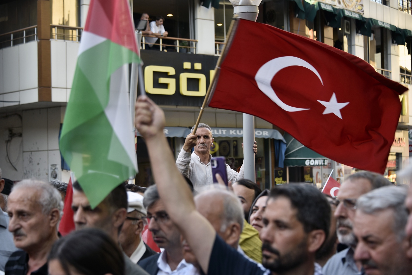 Gümüşhane’de yüzlerce kişi Haniye ve Filistin için yürüdü 4