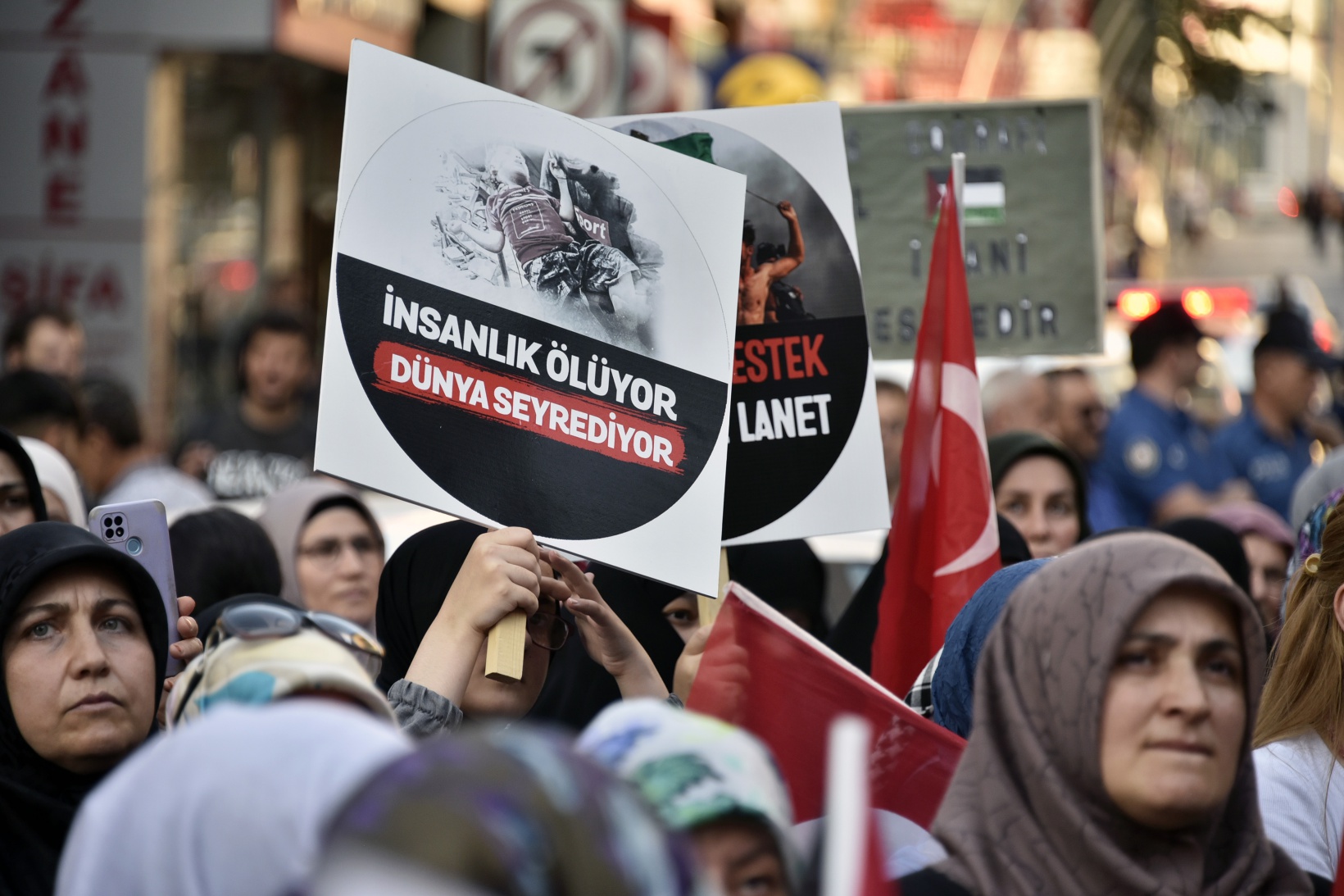 Gümüşhane’de yüzlerce kişi Haniye ve Filistin için yürüdü 24