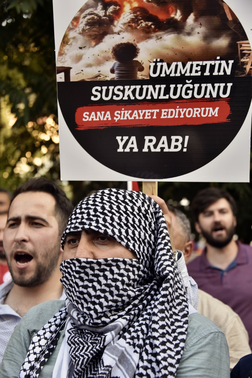 Gümüşhane’de yüzlerce kişi Haniye ve Filistin için yürüdü 13