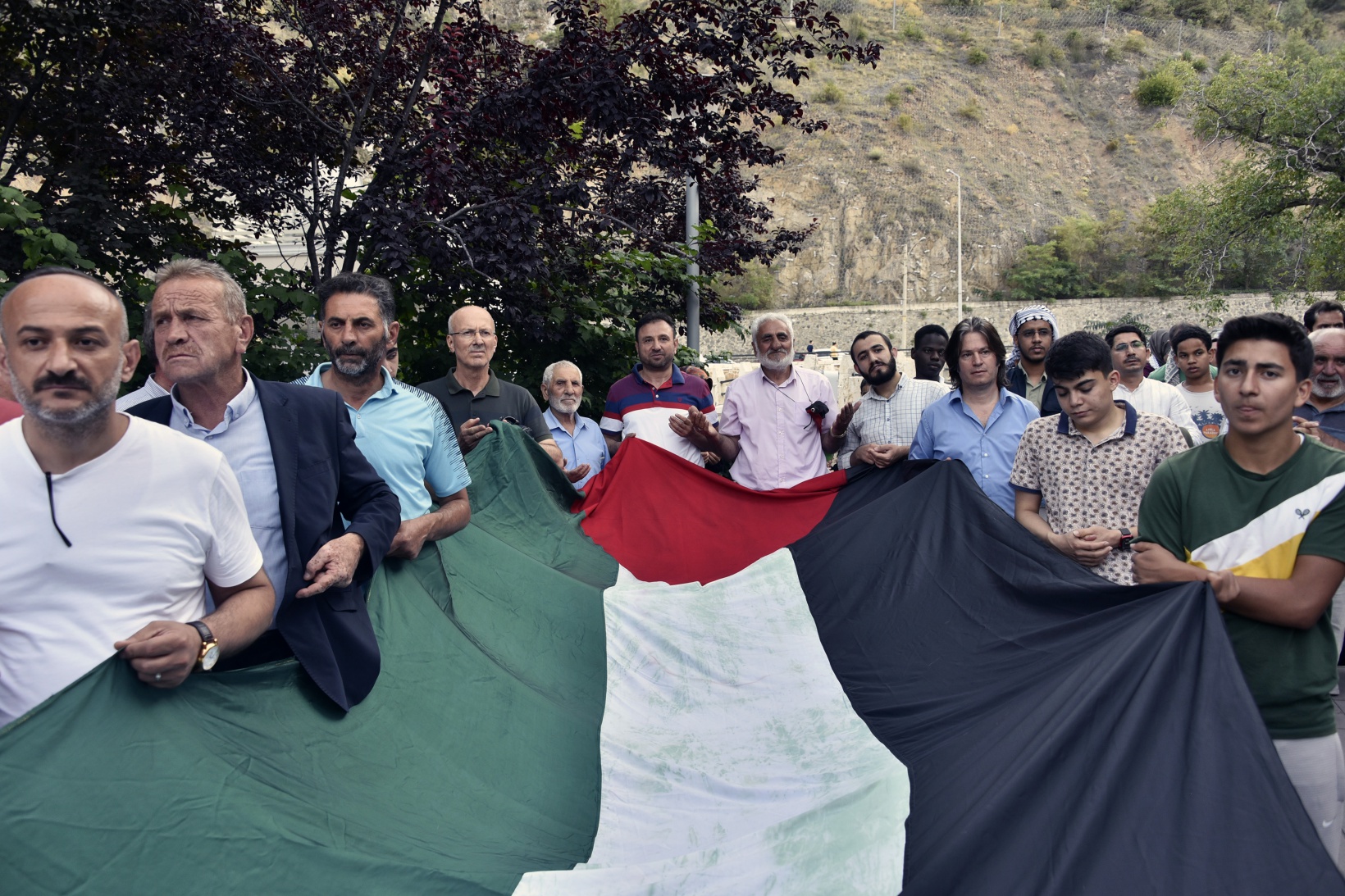 Gümüşhane’de yüzlerce kişi Haniye ve Filistin için yürüdü 38