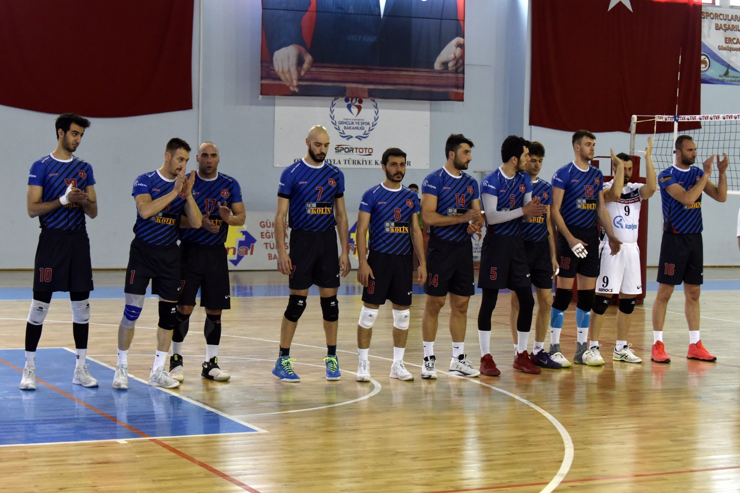 Voleybol derbisi Torul’un: 3-0 5