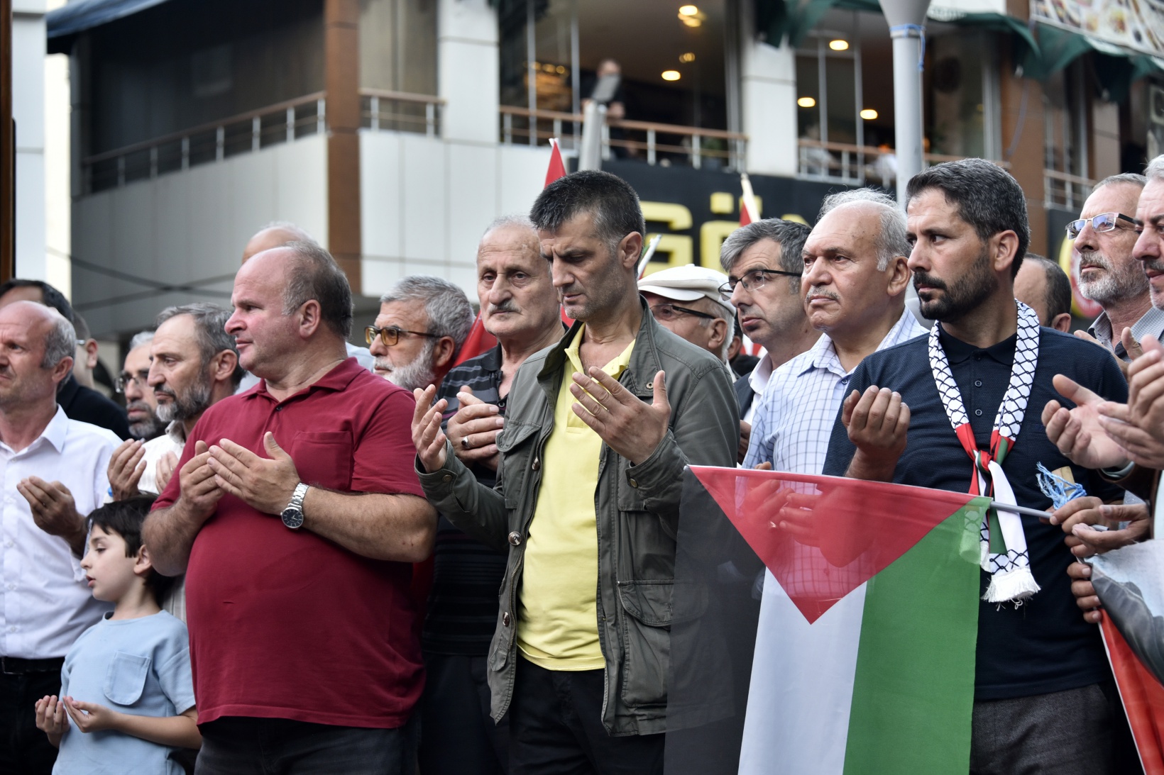 Gümüşhane’de yüzlerce kişi Haniye ve Filistin için yürüdü 18